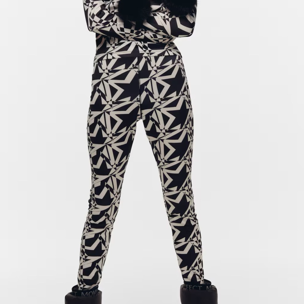 H&M Perfect Moment Leggings